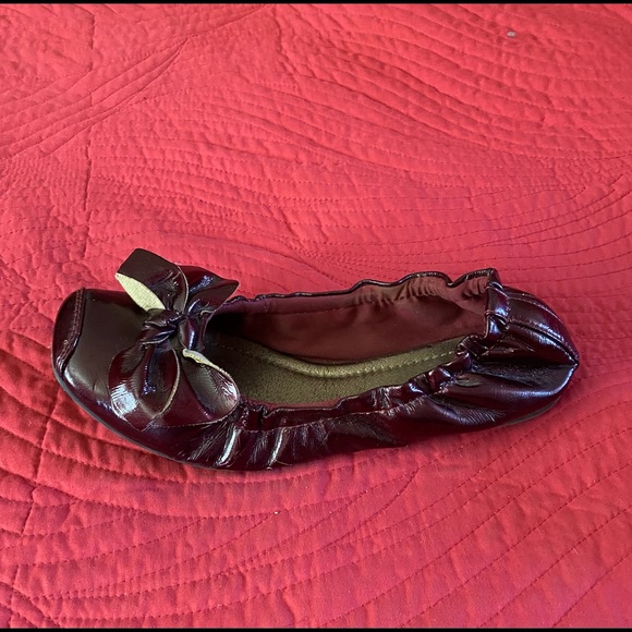 Burgundy Flats - Picture 2 of 5